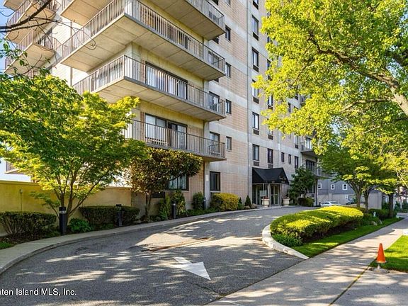 5th image of 31 Hylan Blvd APT 1B