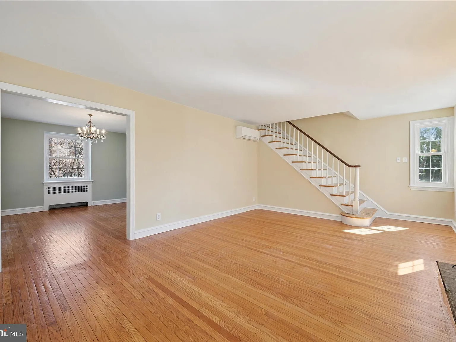 4 bed, 3.5 bath, 2276 sqft, $4,250 — Photo 3
