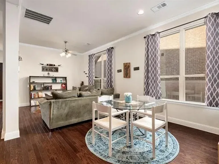 1005 Benbrook Trl — Photo 11