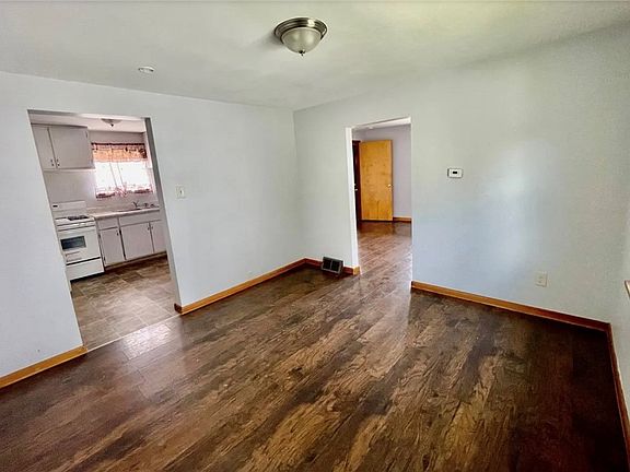 4th image of 746 6th Ave