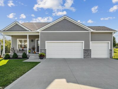 404 Lacy Cir, Mitchellville, IA, 50169