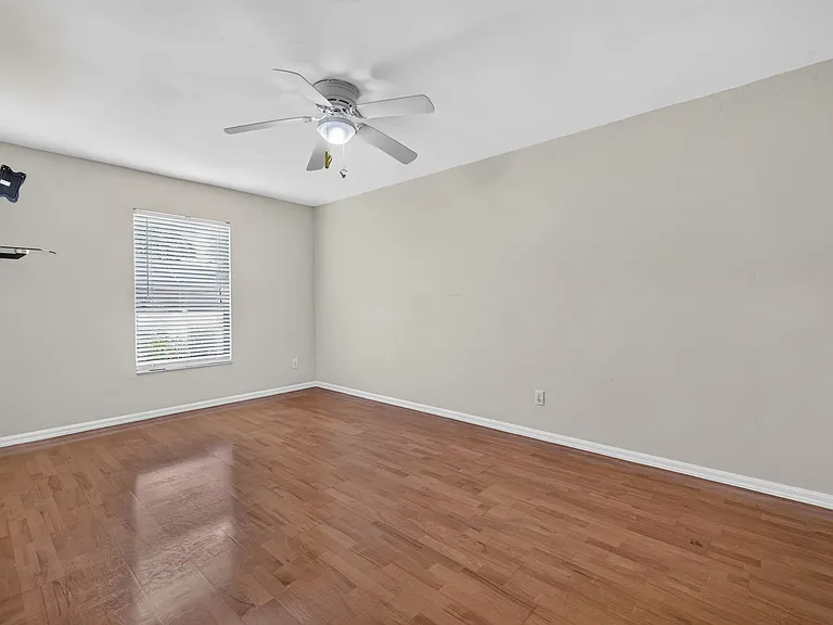 1632 SW 43rd Ter — Photo 9