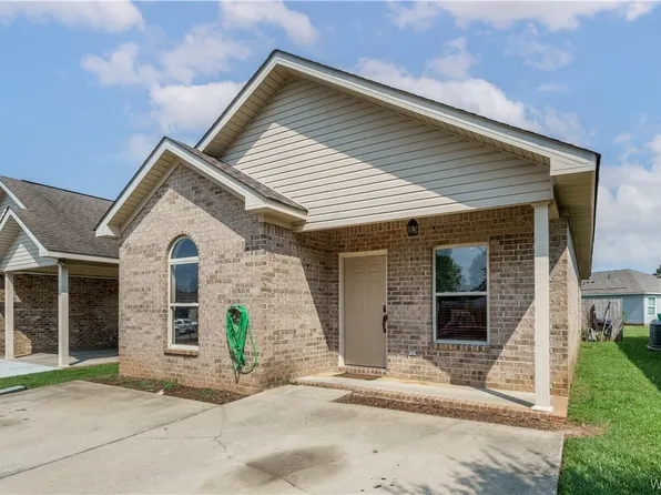 16401 Waterbury Ln, Moundville, AL 35474