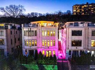 1226 River Rd #B, Edgewater, NJ 07020