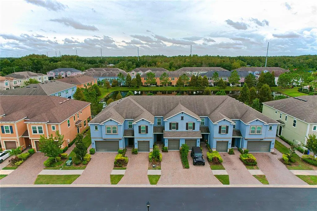 3 bed, 2.5 bath, 1632 sqft, $2,600 — Photo 1
