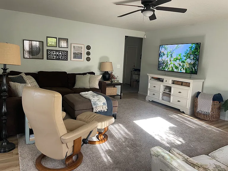454 W Midland Ln — Photo 15