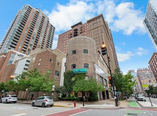 40 E 9th St APT 1205, Chicago, IL 60605
