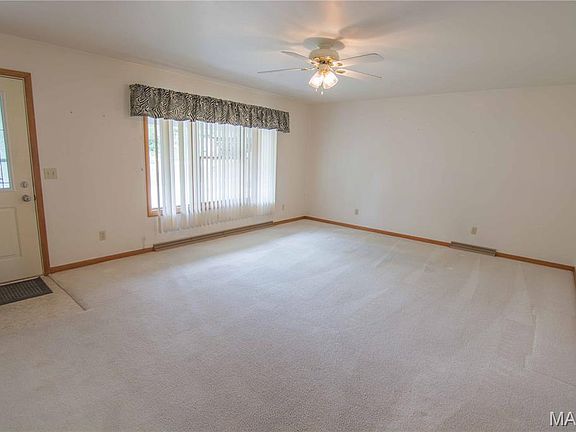 3rd image of 1433 Thistle Dr
