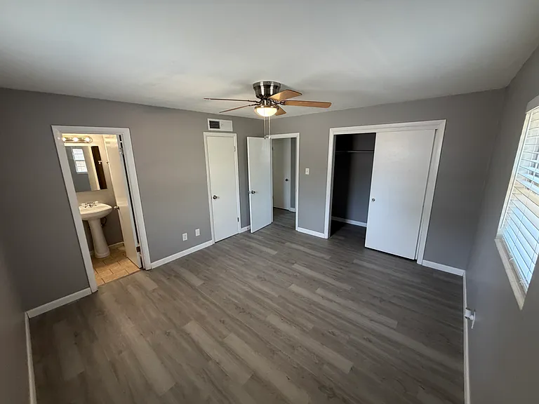 609 S Plains Park Dr — Photo 2
