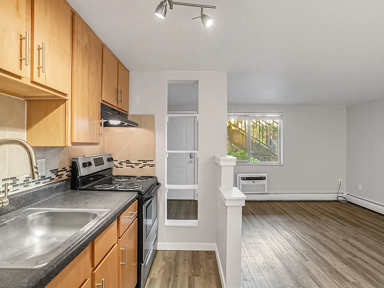 410 Delaware St — Photo 39