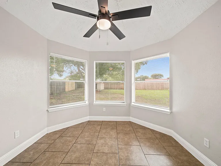 22039 Rivermead Dr — Photo 8