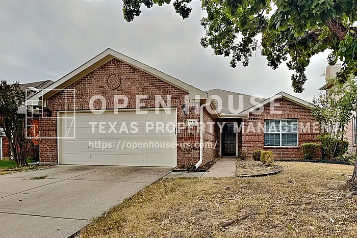 3 bed, 2.0 bath, 1701 sqft, $2,095 — Photo 1