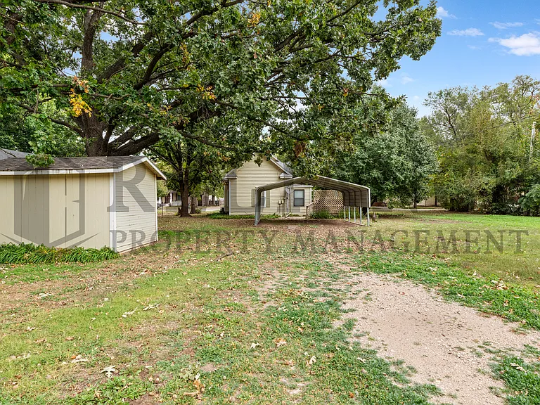 109 N Emporia St — Photo 6