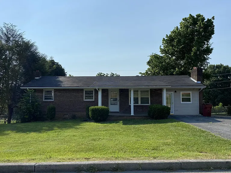 908 E Mountainview Rd — Photo 13