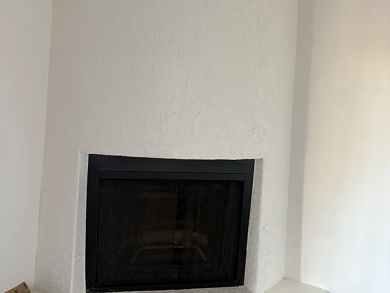 1949 N Swan Rd #19 — Photo 36