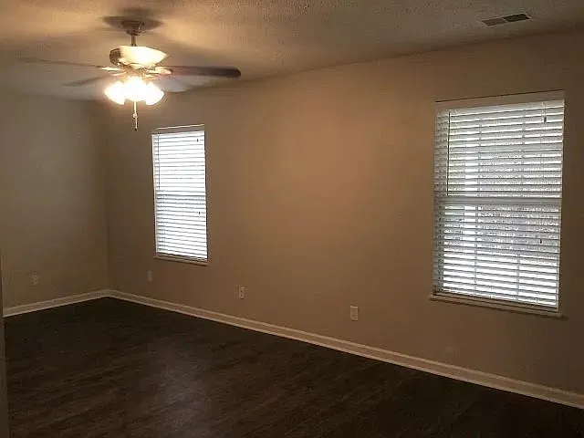 334 Aberdeen Cir — Photo 12