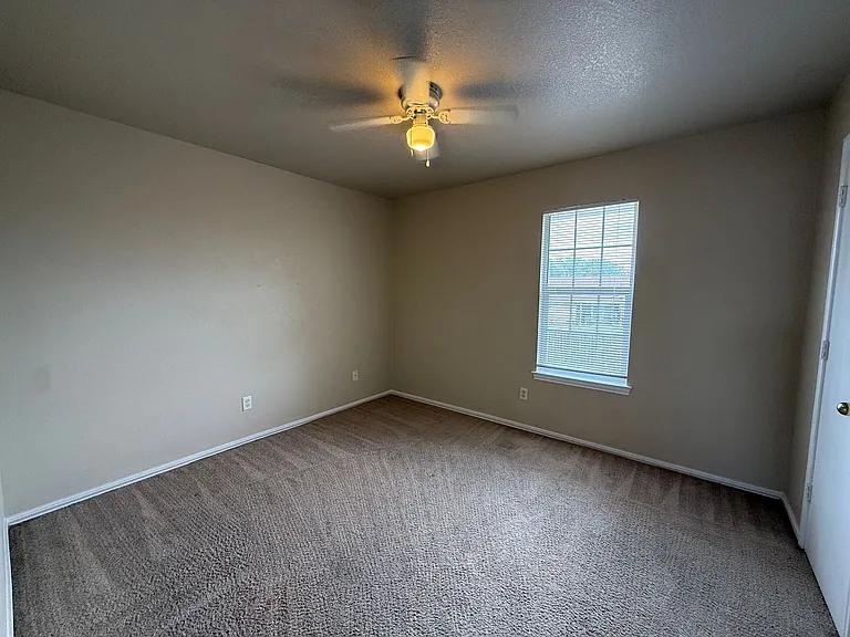 5807 Redstone Dr — Photo 14