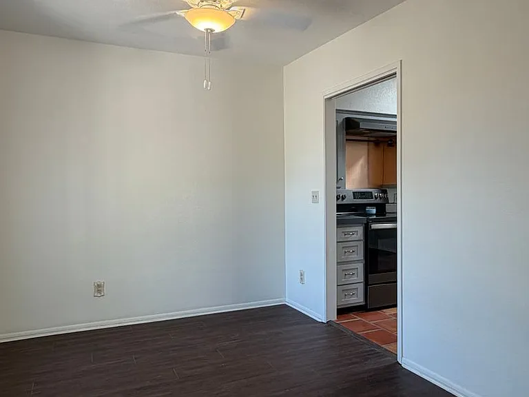 5213 N Tigua Dr — Photo 3