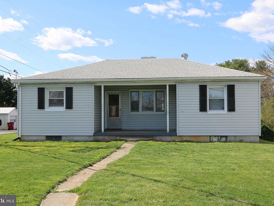 1st image of 17722 Leonard Ave