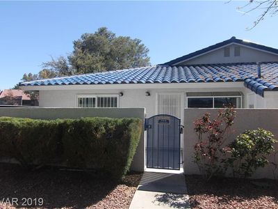 2101 Chertsey Dr, Las Vegas, NV, 89108