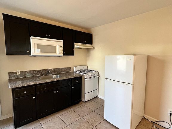 3rd image of 509 Hyde Park Pl #7