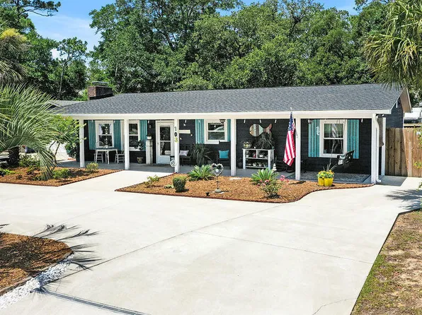 103 NW 25th Street, Oak Island, NC 28465
