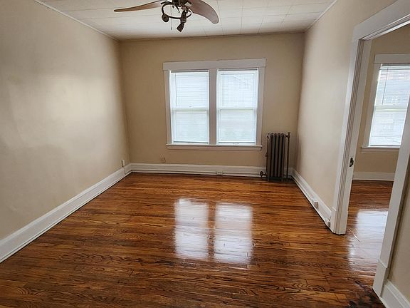 3rd image of 531 Wells Ave NW #1