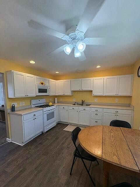 2nd image of 750 Crescent Dr