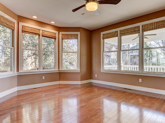5th image of 807 Gratz St