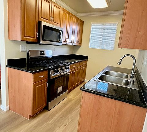 2nd image of 20202 Cohasset St Unit 17