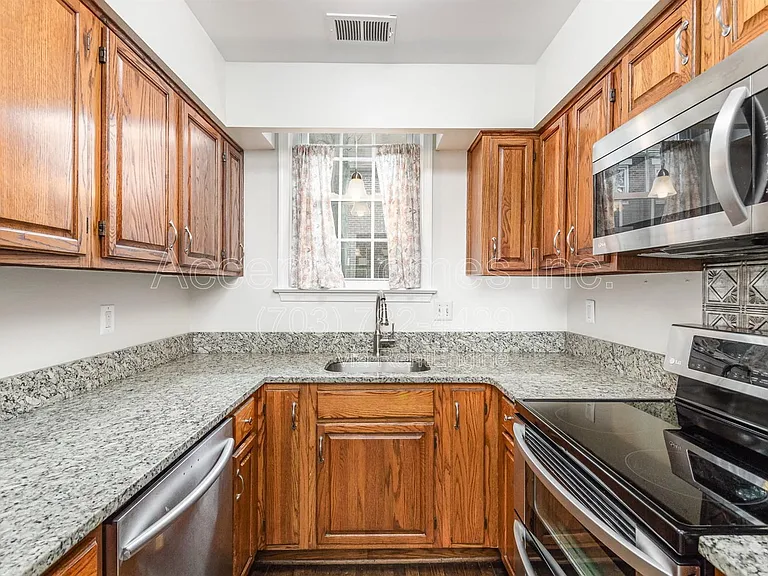 449 Old Town Ct — Photo 10