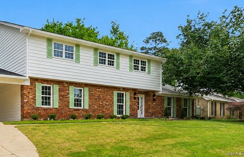 1st image of 381 Riverdale Dr