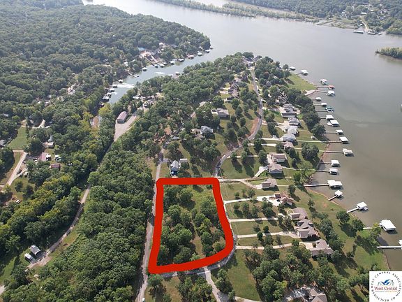 5th image of 37-40 Oxbow Dr