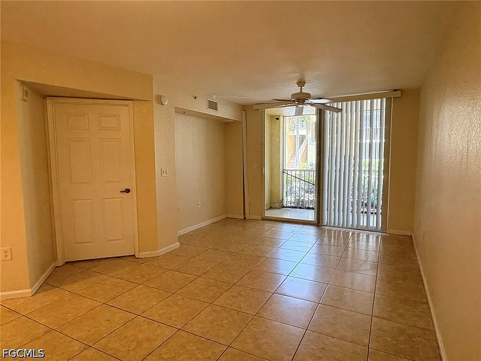 4121 Residence Dr #305