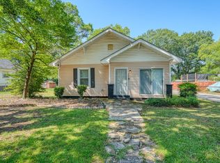 206 Hill St, Wellford, SC 29385