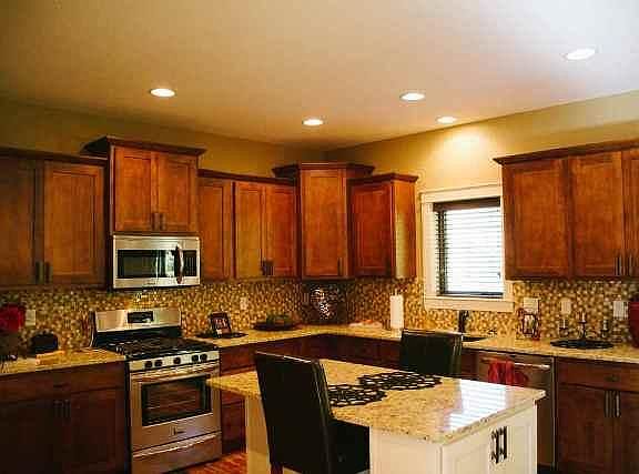 2nd image of 412 Kings Pl