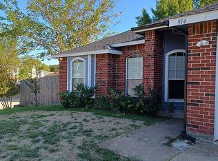 914 Rio Vista Ln, Arlington, TX 76017