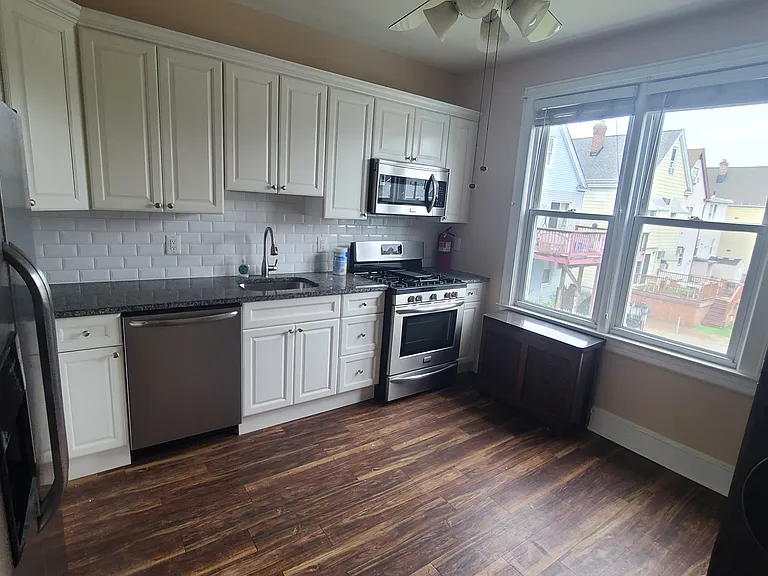 364 Avenue A #2 — Photo 4