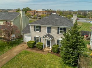 102 Agee Cir W, Hendersonville, TN 37075