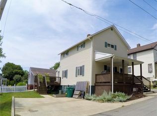 11 North Ave, Houston, PA