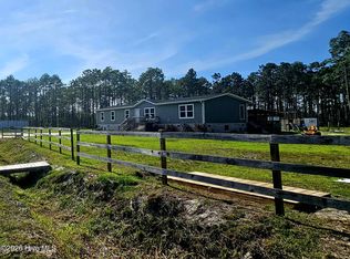 2094 Traders Neck Road, Hampstead, NC 28443