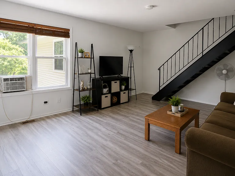 542 N Carol Ln #3C — Photo 7