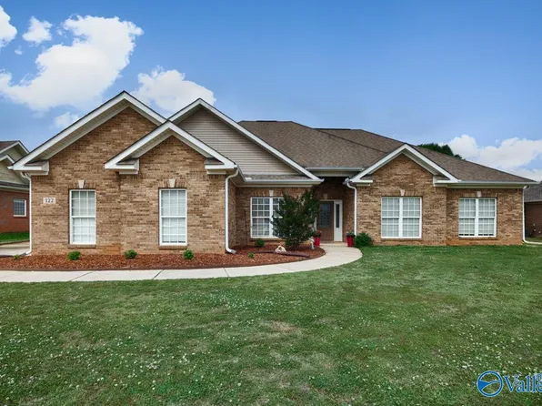 122 Meadowridge Dr, Hazel Green, AL 35750