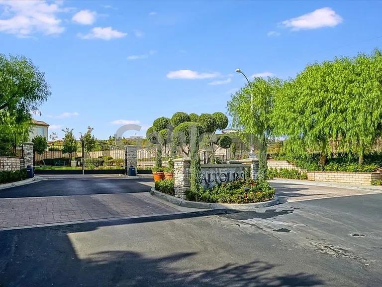 30000 N Camino Los Robles — Photo 31