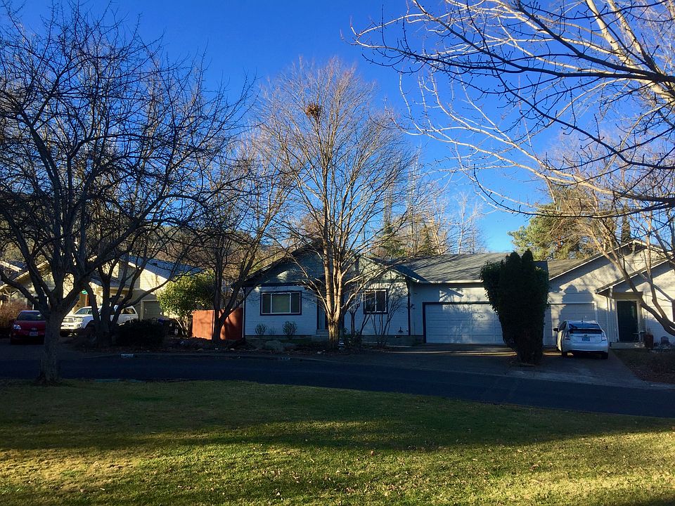 2nd image of 505 Poplar Pl