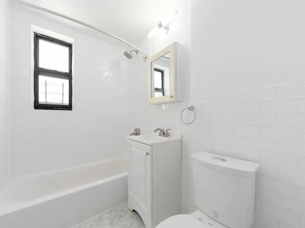 1326 Riverside Drive image 4 of 5