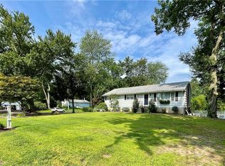 5 Barry Pl, Trumbull, CT 06611