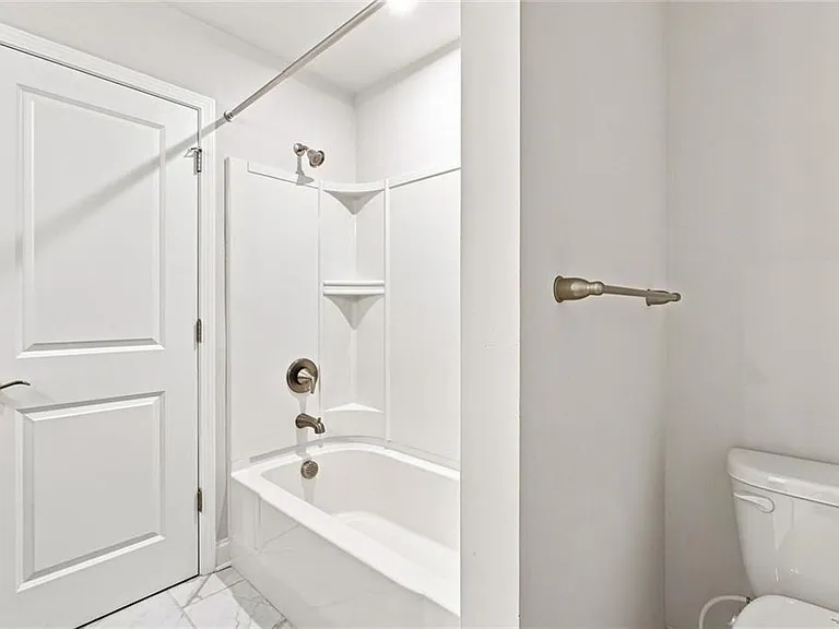406 Riverclub Rd — Photo 31