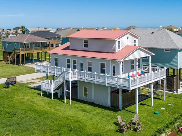 957 Gulf Road, Crystal Beach, TX 77650