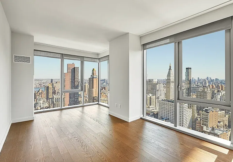 100 W 31st St #26C